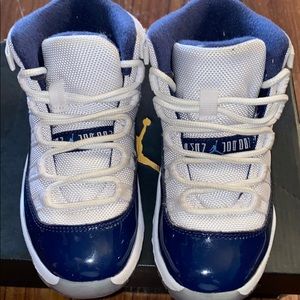 Jordan 11 Retro University Blues